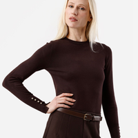 Suéter feminino de tricot gola redonda marrom