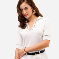 Polo feminina de tricot manga curta off white