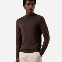 Suéter masculino de tricot gola alta marrom