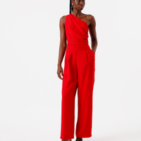 Macacão ombro único feminino com viscose e pregas vermelho