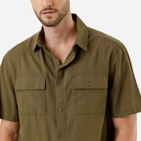 Camisa masculina de algodão manga curta com bolsos verde