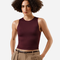 Regata cropped feminina de poliamida canelada vinho