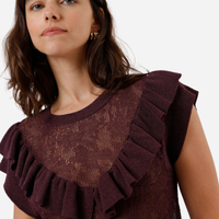 Blusa feminina de tricot com babado floral vinho