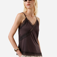 Blusa assimétrica feminina com renda marrom