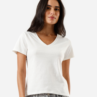 Camiseta feminina de algodão peruano decote v off white
