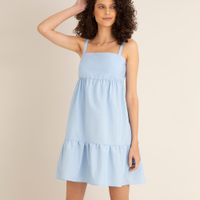 Vestido curto de tricoline alça larga decote reto com recortes azul