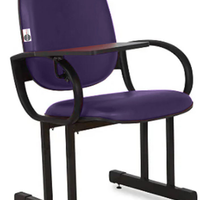 01 Cadeira Escolar para Auditório e Escolas com Prancheta Linha Dallas Auditório Roxo