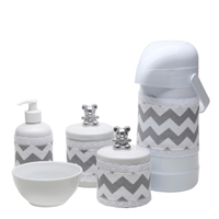 Potes, Garrafa, Molhadeira e Porta Álcool-Gel Com Capa Ursinho Prata Quarto Bebê Infantil