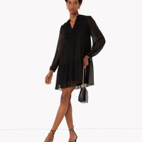 Vestido curto texturizado com recorte manga longa preto