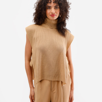 Blusa feminina de tricot com abertura gola alta bege