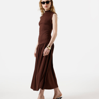 Vestido midi feminino gola alta franzido marrom