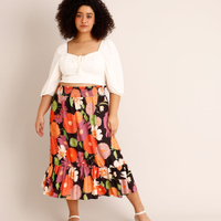 Saia Plus Size Midi Estampada Floral com Lastex e Babado Preta