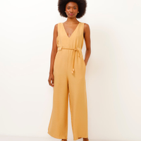 Macacão de viscose com cinto amarelo