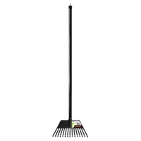 Vassoura para Jardim Famastil Plástica 15 Dentes com Cabo F80.11