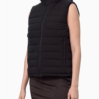 Colete Feminino Matelassê Com Zíper Calvin Klein Jeans - Preto Colete Feminino Matelassê Com Zíper Calvin Klein Jeans Preto g