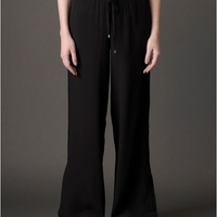 Calça Feminina Acetinada Com Fenda Lateral Calvin Klein - Preto Calça Feminina Acetinada Com Fenda Lateral Calvin Klein Preto 38