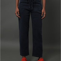 Calça Feminina Color Cropped Straight Calvin Klein Jeans - Marinho Calça Feminina Color Cropped Straight Calvin Klein Jeans Marinho 40