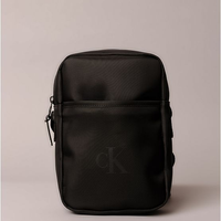 Bolsa Pequena Calvin Klein Jeans - Preto Bolsa Pequena Calvin Klein Jeans Preto u