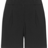 Short Feminino Cintura Alta Em Crepe Com Prega - Preto