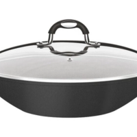 Wok Tramontina Mônaco Induction Em Alumínio Com Revestimento Antiaderente Starflon Premium Preto Com Tampa 32cm