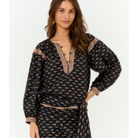 Blusa Manga Galões Estampa Jasmin
