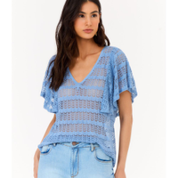 Blusa Tricot Decote v Babados