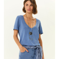 Blusa Decote v Manga Curta