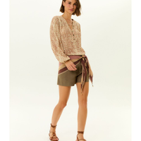Short Linho Recortes Alfaiataria