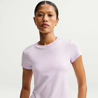 Camiseta Nike Sportswear Chill Knit Feminina