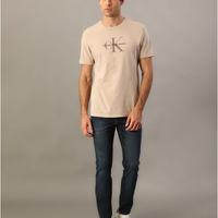Camiseta Manga Curta Calvin Klein Jeans Masculino Re Issue - Caqui Claro Camiseta Manga Curta Calvin Klein Jeans Masculino Re Issue Caqui Claro Gg