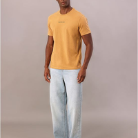 Camiseta Manga Curta Calvin Klein Jeans Masculino Logo Centralizado - Havana Camiseta Manga Curta Calvin Klein Jeans Masculino Logo Centralizado Havana p