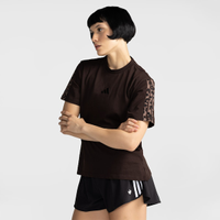 Camiseta adidas Clássica Lisa Seasona Feminina