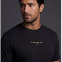 Camiseta Manga Curta Calvin Klein Jeans Masculino Logo Estampa1978 - Preto Camiseta Manga Curta Calvin Klein Jeans Masculino Logo Estampa1978 Preto Pp